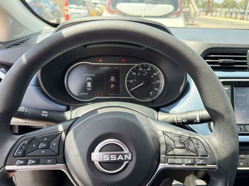 Used 2025 Nissan Versa SV FWD image 7