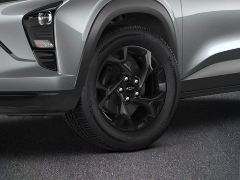 New 2026 Chevrolet Trax LT w/ Driver Confidence Package FWD image 4