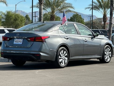 Used 2025 Nissan Altima 2.5 S FWD image 4