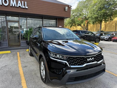 Used 2022 Kia Sorento LX FWD image 3