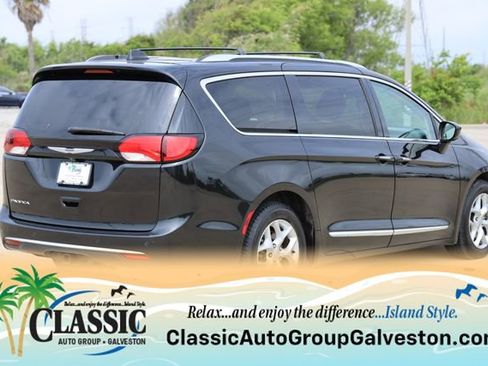 Used 2019 Chrysler Pacifica Touring-L Plus FWD image 8