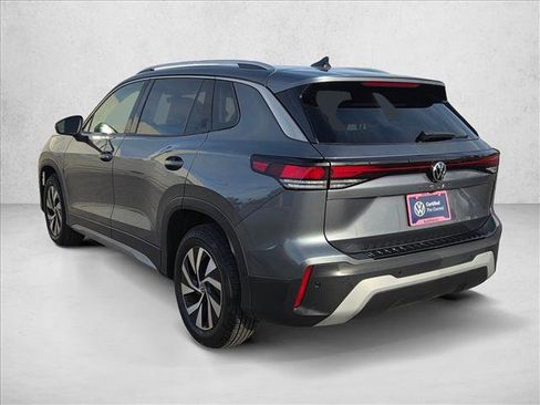 Certified 2025 Volkswagen Tiguan S image 8