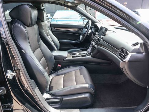 Used 2018 Honda Accord Sport image 18