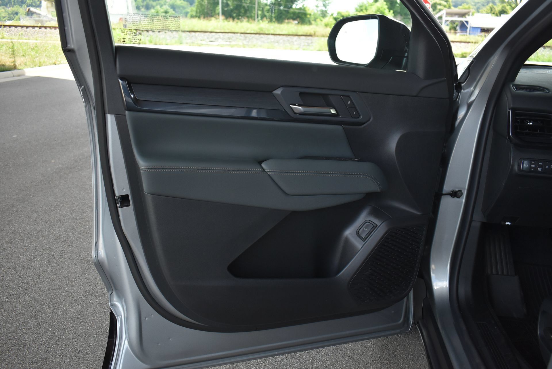 New 2026 GMC Terrain AT4 w/ Technology Package II AWD/4WD image 12