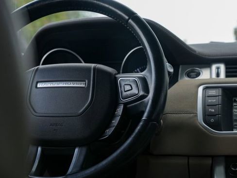 Used 2015 Land Rover Range Rover Evoque Pure image 37