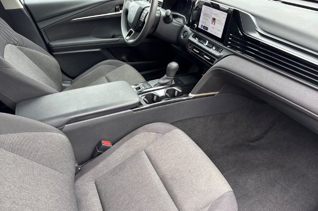 Used 2025 Toyota Camry LE FWD image 19