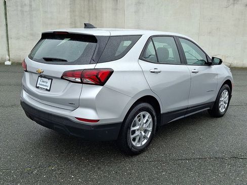 Used 2022 Chevrolet Equinox LS AWD/4WD image 9