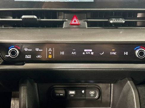 Used 2023 Kia Sportage EX image 16