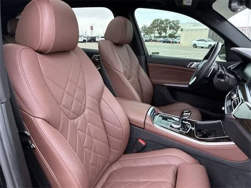 Used 2023 BMW X5 xDrive40i w/ Climate Comfort Package image 24