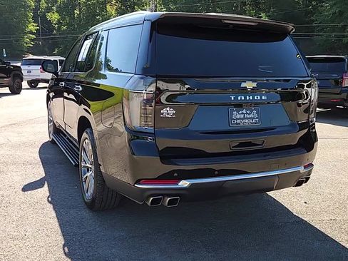 Used 2025 Chevrolet Tahoe High Country AWD/4WD image 5