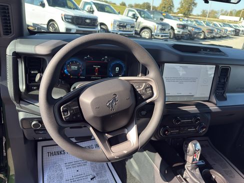 New 2025 Ford Bronco 4-Door image 9