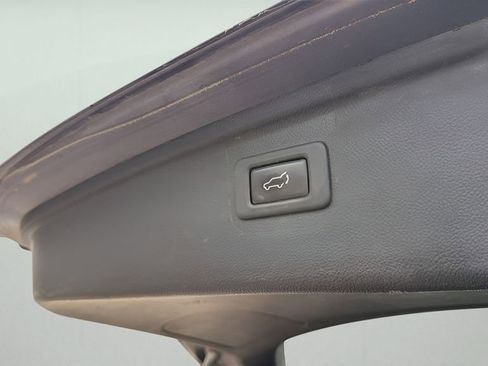 Used 2016 Subaru Outback 3.6R Limited image 24