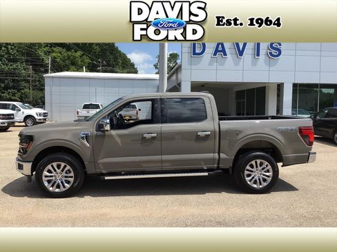 New 2026 Ford F150 XLT w/ Equipment Group 302A MID AWD/4WD image 4