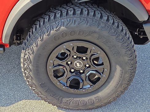 Certified 2023 Ford Bronco Wildtrak image 7