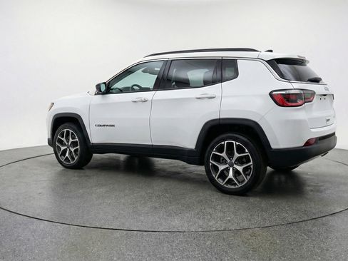 Used 2025 Jeep Compass Limited image 6