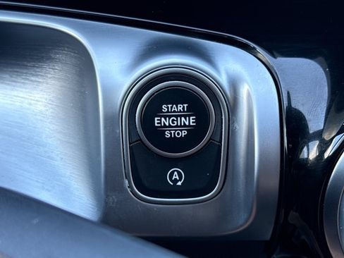 Used 2022 Mercedes-Benz GLB 250 4MATIC image 23