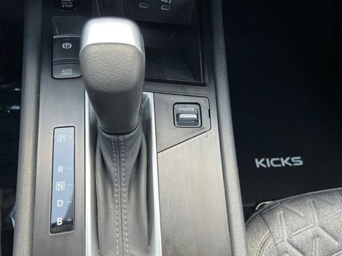Used 2025 Nissan Kicks SV FWD image 25