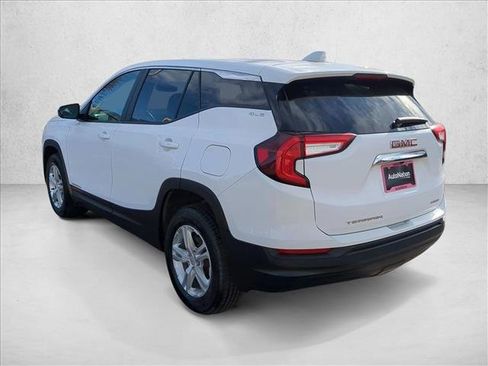 Used 2024 GMC Terrain SLE image 8