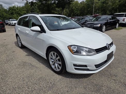 Used 2017 Volkswagen Golf SE FWD image 8