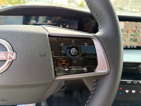 Used 2025 Nissan Murano Platinum image 23