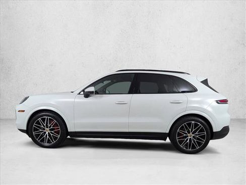 Certified 2024 Porsche Cayenne S AWD/4WD image 2