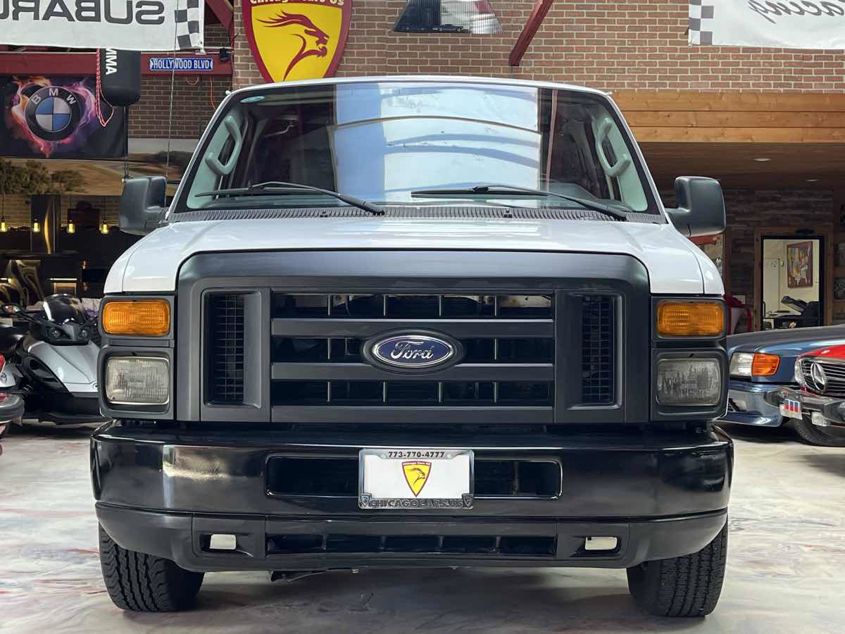 Used 2009 Ford E-350 and Econoline 350 Super Duty RWD image 3