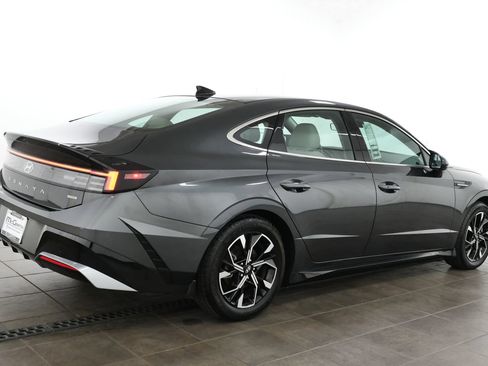 Used 2025 Hyundai Sonata SEL AWD/4WD image 5