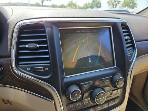 Used 2016 Jeep Grand Cherokee Overland AWD/4WD image 12