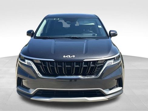 Used 2024 Kia Carnival LX FWD image 2