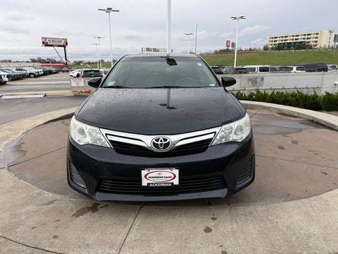 Used 2013 Toyota Camry LE image 11