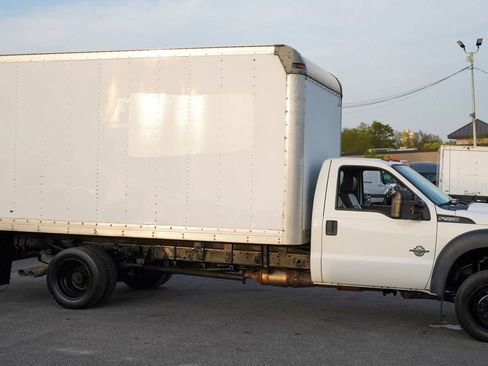 Used 2015 Ford F550 2WD Regular Cab Super Duty image 8