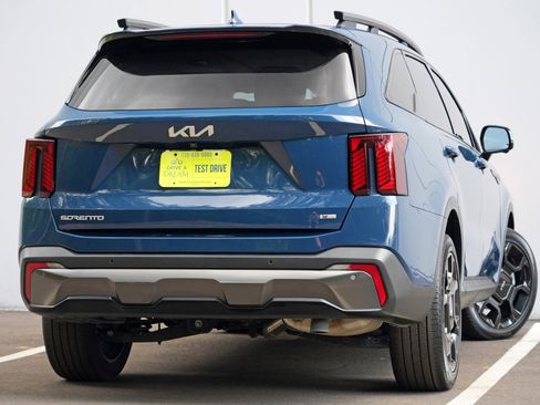 Used 2024 Kia Sorento SX AWD/4WD image 5