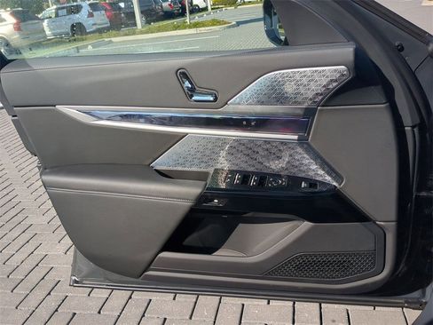 Certified 2026 BMW 740i xDrive image 32