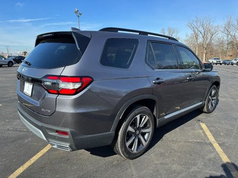 Certified 2025 Honda Pilot Elite image 4