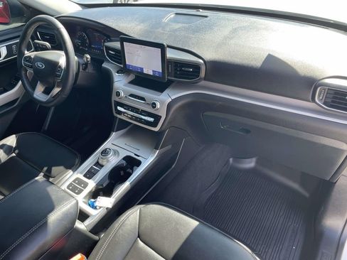 Used 2023 Ford Explorer XLT w/ Equipment Group 202A image 30