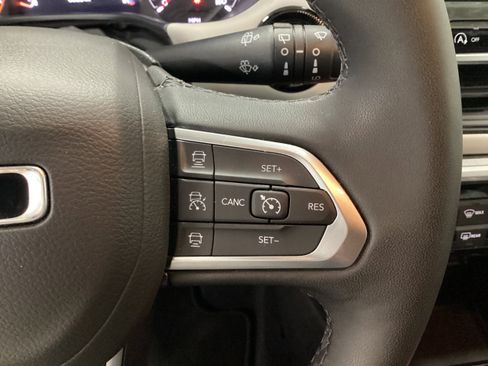 Used 2025 Jeep Compass Limited AWD/4WD image 21