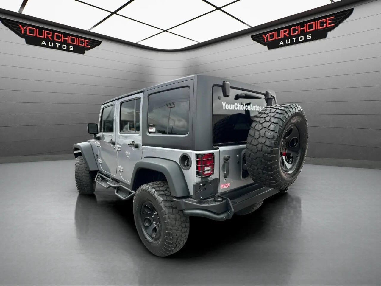 Used 2015 Jeep Wrangler Unlimited Rubicon w/ Dual Top Group AWD/4WD image 8