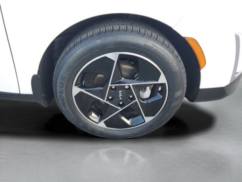 Certified 2023 Kia Soul EX image 7