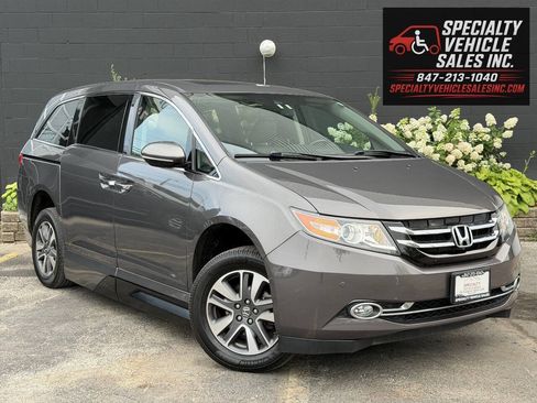 Used 2014 Honda Odyssey Touring Elite image 4