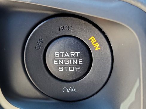 New 2025 Jeep Gladiator Mojave image 17