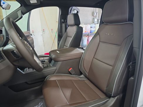 New 2026 GMC Sierra 3500 Denali w/ Denali Reserve Package AWD/4WD image 14