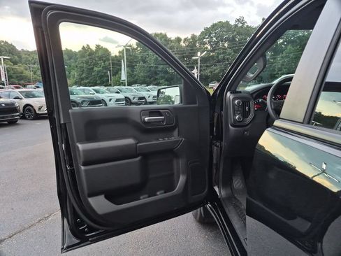 New 2026 GMC Sierra 1500 Pro w/ Graphite Edition AWD/4WD image 15