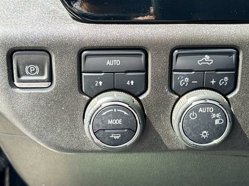 Used 2023 Chevrolet Silverado 1500 LT w/ Protection Package AWD/4WD image 11