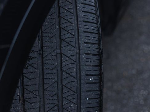 Used 2019 Audi Q8 Prestige w/ Adaptive Chassis Package image 4