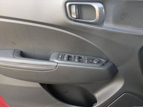 Certified 2025 Hyundai Venue Limited FWD image 16