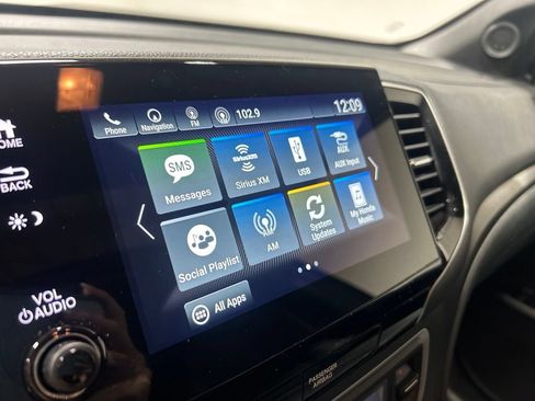 Used 2022 Honda Pilot TrailSport image 32