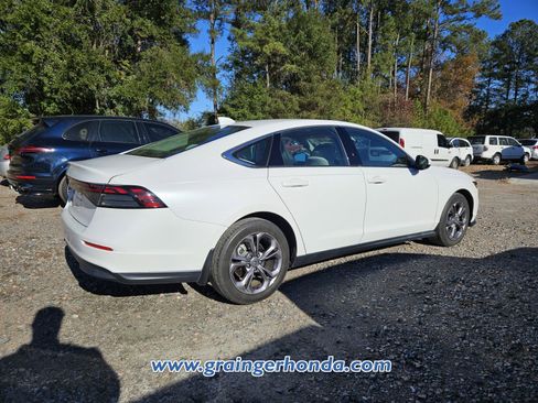 Certified 2023 Honda Accord EX image 6