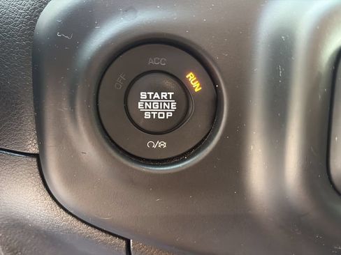 Used 2021 Jeep Wrangler Sport AWD/4WD image 21