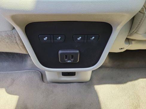 Used 2024 GMC Terrain Denali w/ Denali Premium Package AWD/4WD image 15