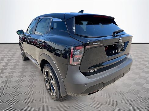 New 2025 Nissan Kicks SV image 5